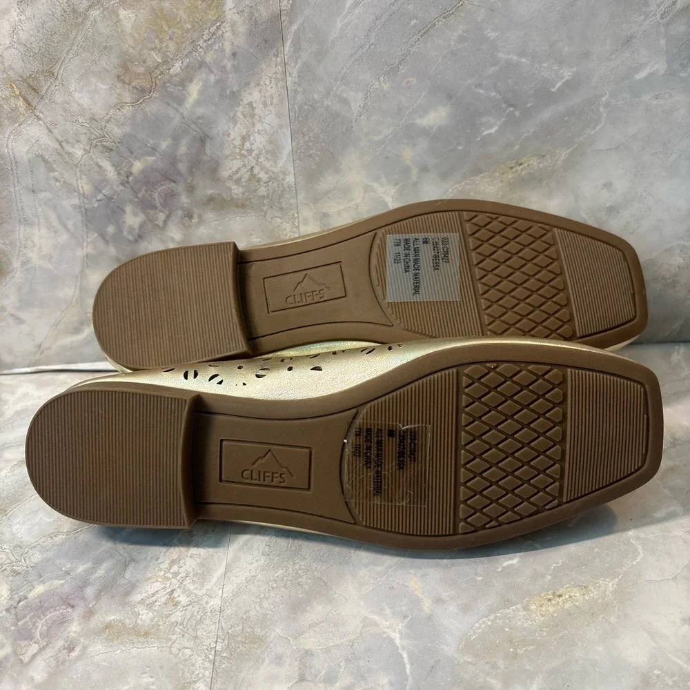 Cliffs by WHITE MOUNTAIN excellent preowned